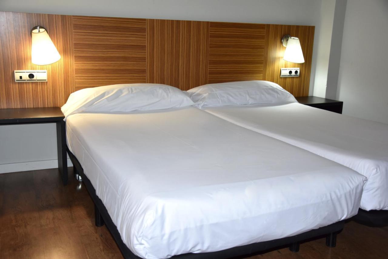 Hotel Y Apartamentos Snoe 伊萨瓦 外观 照片