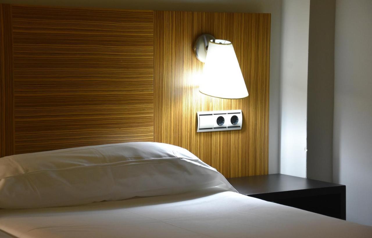 Hotel Y Apartamentos Snoe 伊萨瓦 外观 照片