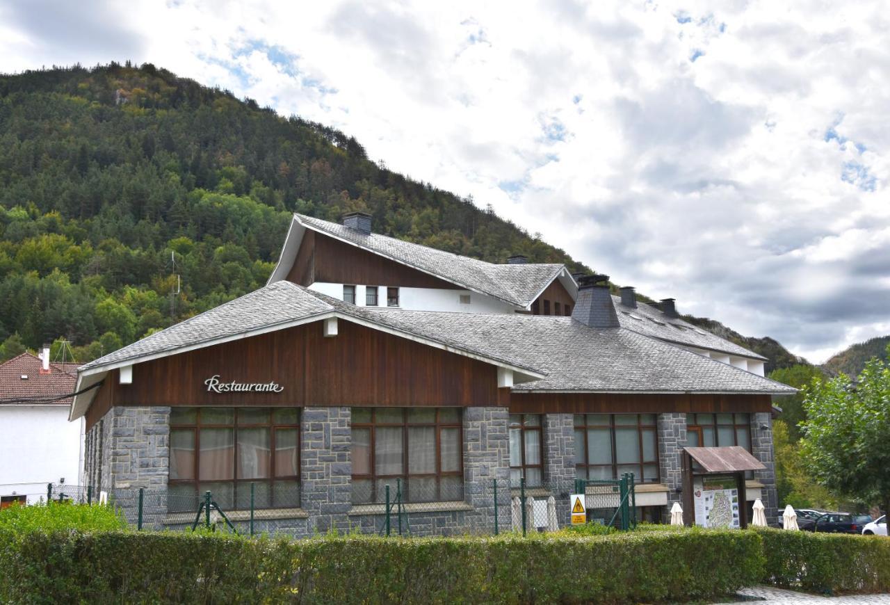 Hotel Y Apartamentos Snoe 伊萨瓦 外观 照片