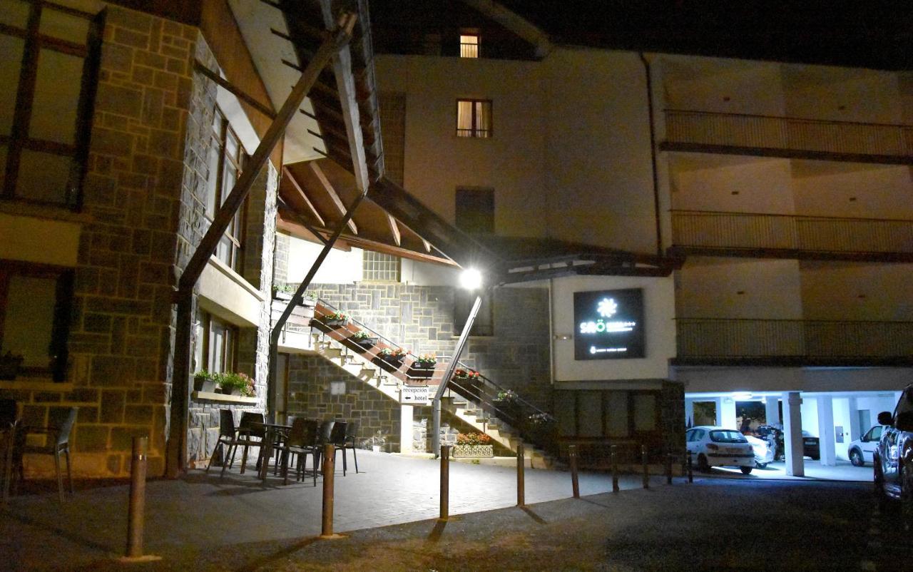 Hotel Y Apartamentos Snoe 伊萨瓦 外观 照片