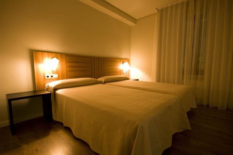 Hotel Y Apartamentos Snoe 伊萨瓦 外观 照片