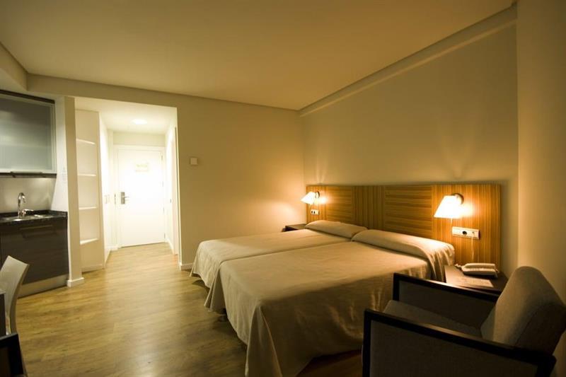 Hotel Y Apartamentos Snoe 伊萨瓦 外观 照片