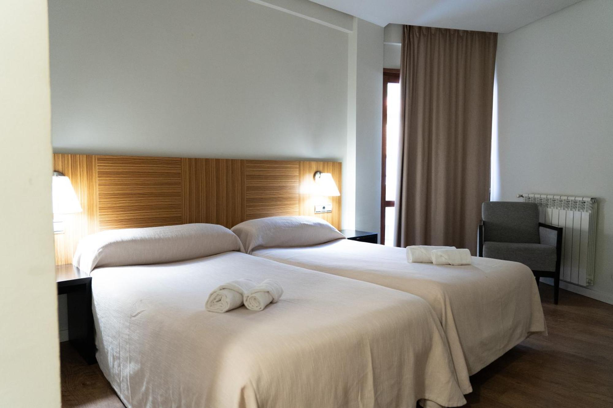 Hotel Y Apartamentos Snoe 伊萨瓦 外观 照片